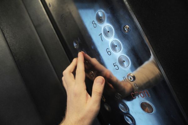 В Екатеринбурге до конца года заменят еще 21 лифт