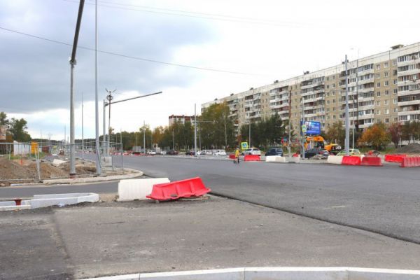 В Екатеринбурге открыли сквозной проезд по улице Бардина