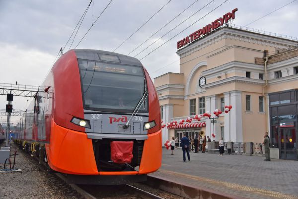 Евгений Куйвашев оценит  удобство поездки на «Ласточке» до Красноуфимска