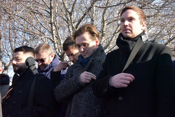 На молебен в Екатеринбурге приехали Сергей Безруков, Алексей Чадов, Михаил Пореченков