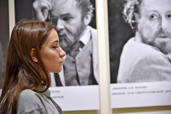 МХАТ в объективе: в Екатеринбурге открылась выставка Игоря Александрова. Фото