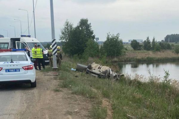 В Свердловской области на дороге Пермь — Екатеринбург произошло смертельное ДТП