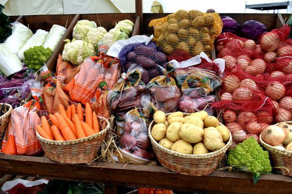 Свердловский Роспотребнадзор забраковал восьмую часть продаваемых фруктов и овощей