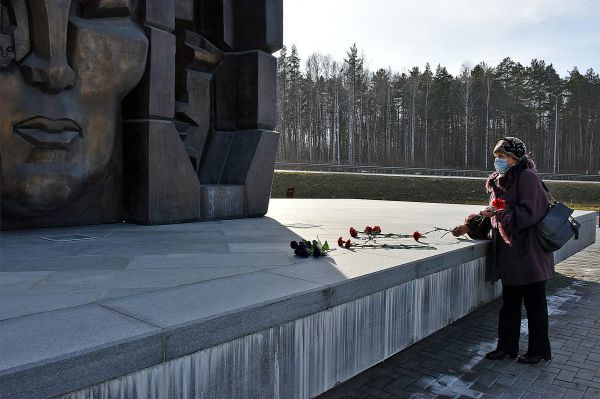 Фоторепортаж: сегодня на Среднем Урале отдали дань памяти жертвам политических репрессий