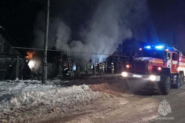 Двое жителей Старопышминска погибли при пожаре в частном доме