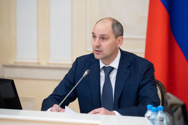 Врио губернатора Свердловской области поставил задачу завершить работу по благоустройству памятников Великой Отечественной войны в ближайшее время