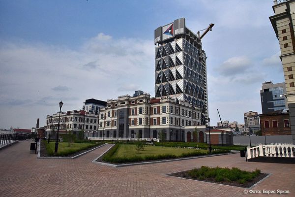 В центре Екатеринбурга продают особняк с офисами за 1,2 миллиарда рублей
