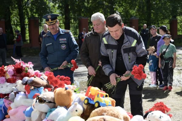 Евгений Куйвашев выразил соболезнования семьям погибших во время ЧП в Нижнем Тагиле