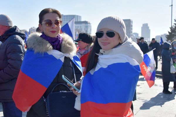 Митинги с русскими флагами и сомнения в опросах: «простая» Европа все ближе к России