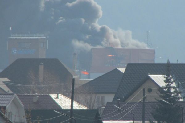 В Арамиле крупный пожар произошел в здании холдинга ВМП