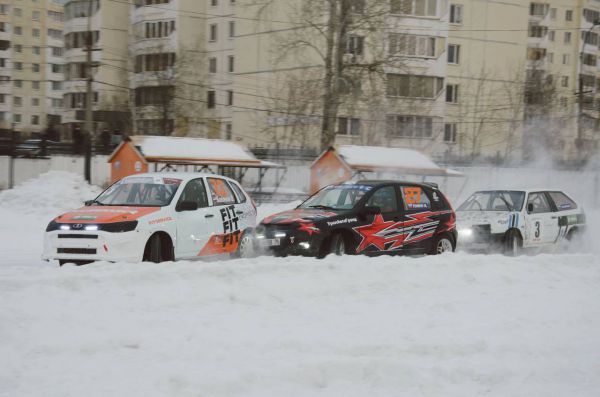 Екатеринбург, а вы видели автогонки на стадионе?⁣⁣