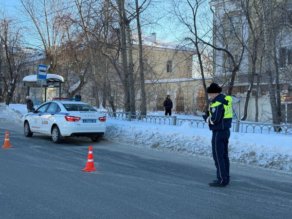Шла на зеленый, но попала в больницу: подробности наезда на пешехода в Екатеринбурге