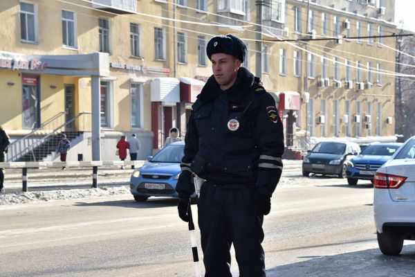 Полиция проверила таксистов Екатеринбурга, оказалось, их никто не контролирует