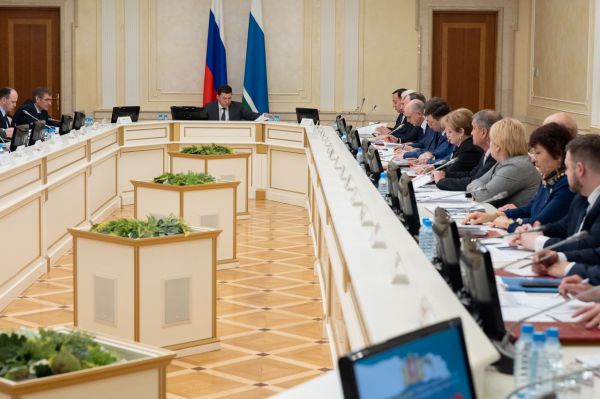 Глава Свердловской области поручил усилить безопасность в майские праздники