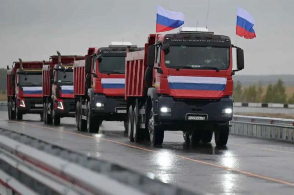 Открыто рабочее движение по новому путепроводу через железную дорогу на трассе Екатеринбург — Шадринск — Курган