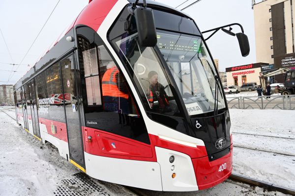 В Екатеринбурге сломался «Львенок», который вышел на маршрут меньше недели назад