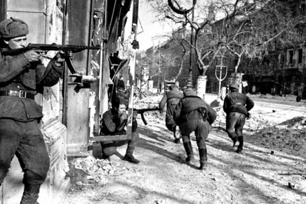 До Победы оставалось… 15 марта 1945 года «Уральский» писал о тяжелых боях за Словакию