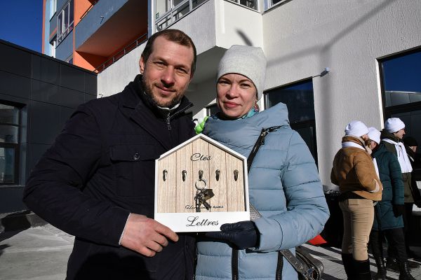 333 семьи Екатеринбурга сегодня получили ключи от новых комфортных квартир