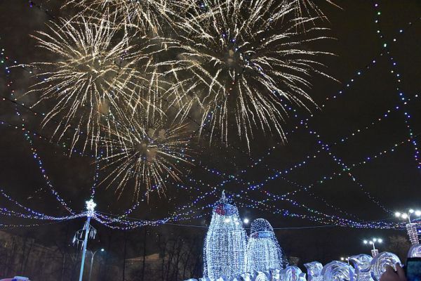 Мэрия Екатеринбурга не планирует запрещать горожанам салюты в новогоднюю ночь