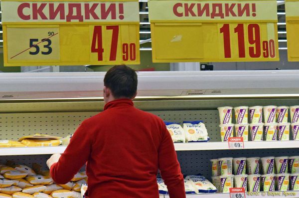 В Екатеринбурге сотрудник продуктового магазина нажился на акционных товарах на 400 тысяч рублей
