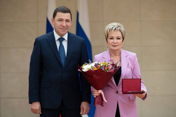 Евгений Куйвашев вручил государственные и региональные награды выдающимся уральцам