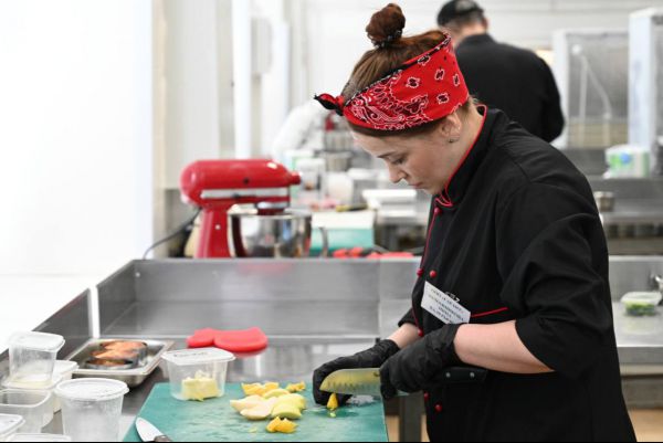 До 70 тысяч на обучении: кому на Среднем Урале предлагают самые щедрые стажировки