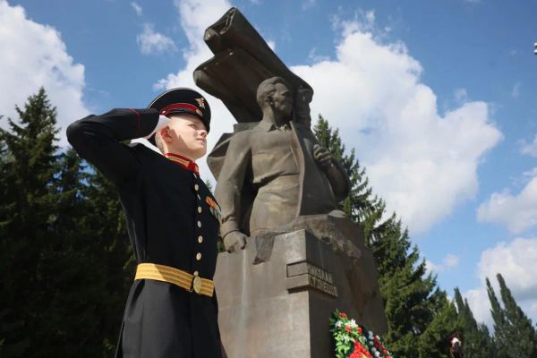 В Екатеринбурге почтили память великого разведчика Николая Кузнецова