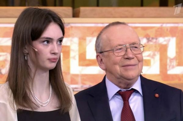 Школьница из Первоуральска продемонстрировала, что знания — это действительно сила, выиграв в телеолимпиаде «Умницы и умники»
