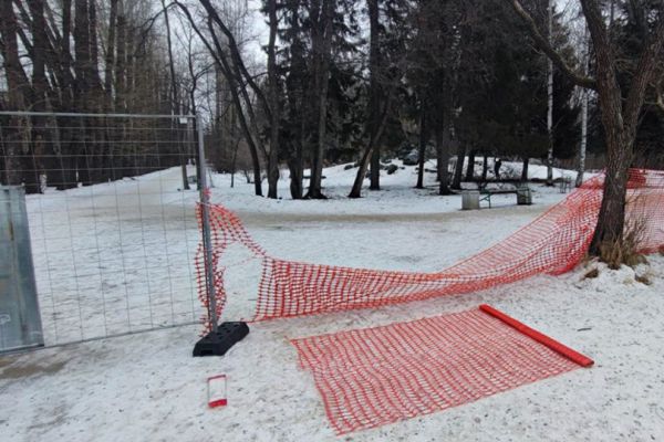 Екатеринбуржцы начали проникать в закрытую часть дендропарка на Первомайской