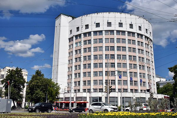 В Екатеринбурге реконструируют памятник конструктивизма
