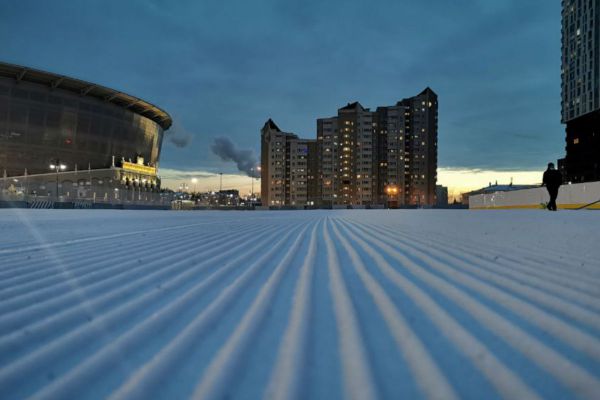 На центральном стадионе в Екатеринбурге зальют большой каток