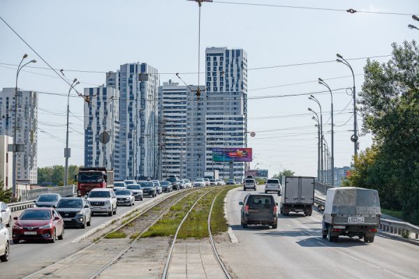 В Екатеринбурге закроют движение транспорта по улице Сахалинской