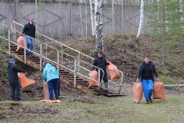 Эковолонтеры Нижнего Тагила привели в порядок территорию старого Демидовского завода