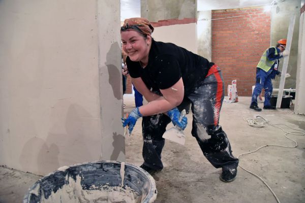 В 2025 году сильнее всего выросли зарплаты маляров, штукатуров  и страховых агентов