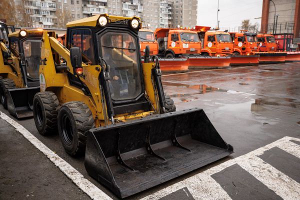 В мэрии Екатеринбурга рассказали о готовности коммунальной техники  к уборке снега