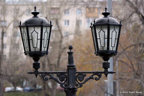 На темных улицах Екатеринбурга установят еще 1700 фонарей