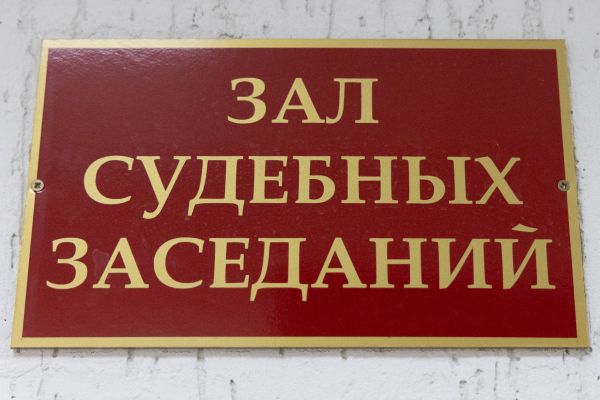 В Новоуральске осудили мужчину, убившего незнакомца на крыльце магазина