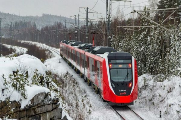 На СвЖД добавили рейсы электричек в новогодние дни