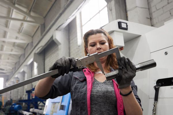 Рабочая сила притяжения: почему все промышленные вакансии Урала стянулись в один регион?