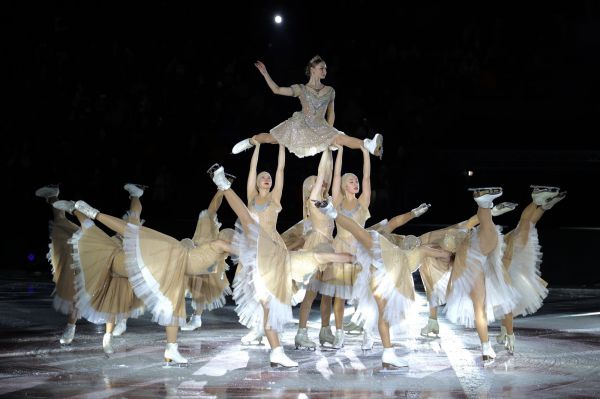 Мастер-класс от Евгения Плющенко и ледовое шоу «Золушка в королевстве фей» прошли в канун 8 марта на УГМК-Арене