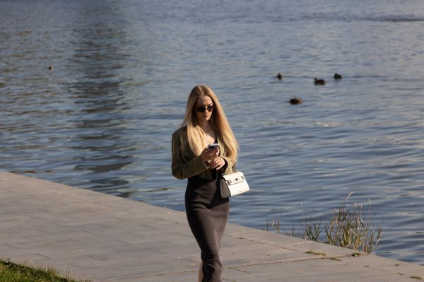 Названы отрасли на Урале, где большинство руководителей – женщины