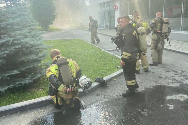 В Екатеринбурге загорелось здание Уральского института кардиологии