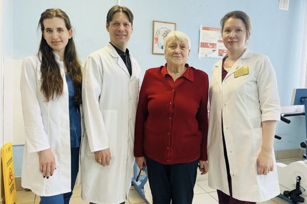 «Поставили голову на место»: врачи избавили свердловчанку от головной боли без медикаментов