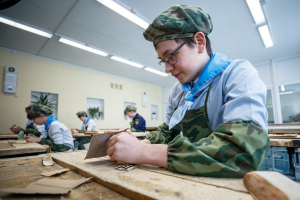 В школах Екатеринбурга возрождают учебно-производственные комбинаты