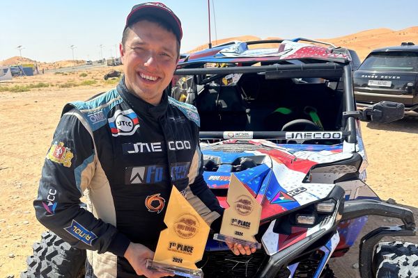 Уральский гонщик Карякин выиграл второй этап Abu Dhabi Baja Challenge