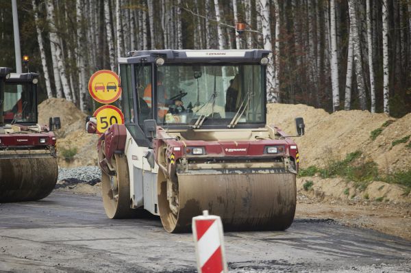 Более 300 километров дорог отремонтируют в Свердловской области в 2025 году