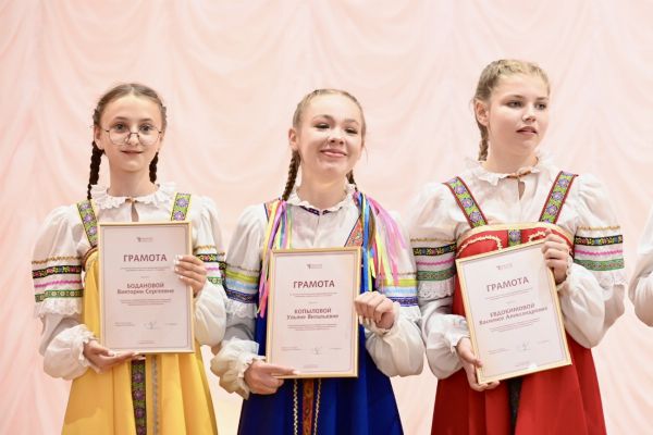 Отличники искусства: в Екатеринбурге поздравили выпускников школ искусств, завершивших обучение с отличием