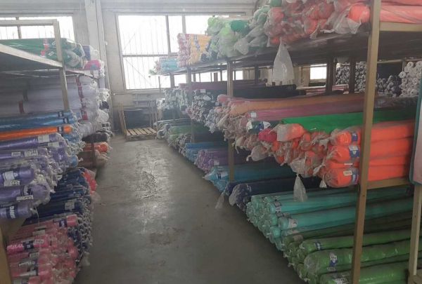 У текстильной компании из-за долга арестовали 15 километров тканей