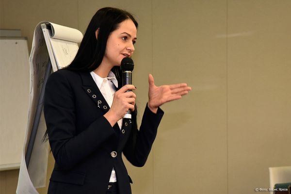 Чем занимается  молодежь : Ольга Глацких отчиталась перед губернатором