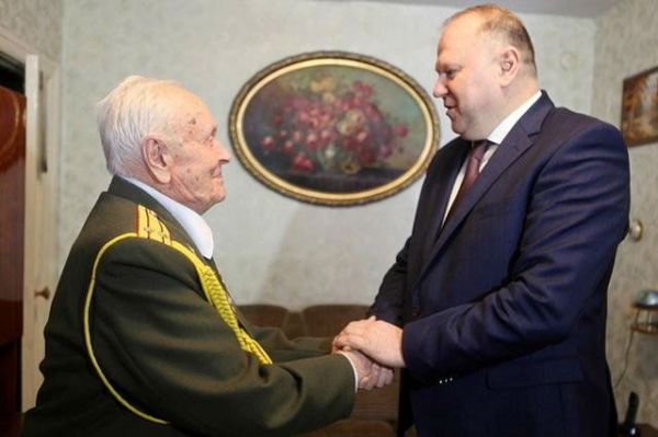 Николай Цуканов вручил юбилейную медаль Александру Васильевичу Ледневу